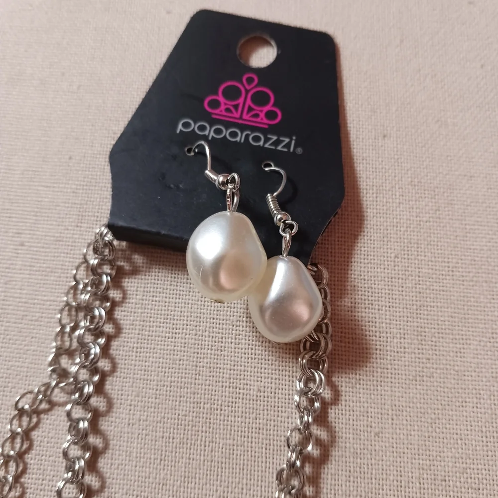 Paparazzi Silver and White Pearl Necklace with Sparkling Crystals - Picture 2 of 2